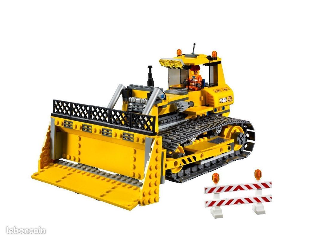 Lego 7685 Le BULLDOZER ORLEANS Bjr je vends bulldozer LEGO 7685 l'ensemble est déjà montée avec le manuel d'instruction. Je n'ai plus la boite. Descriptif Produit : Mets un peu d'ordre sur le chantier (image 1)