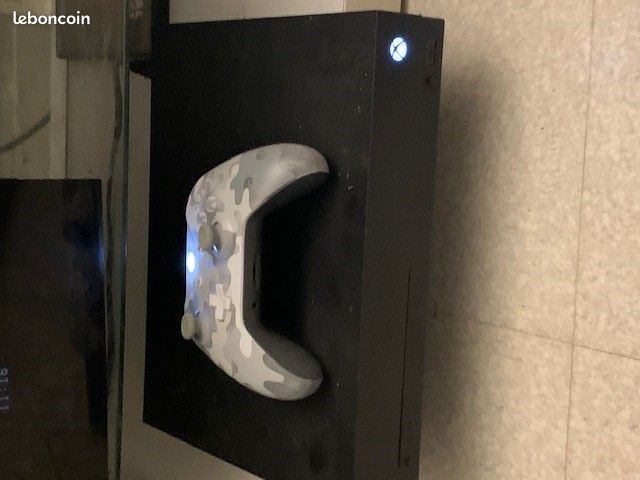 Xbox one x (image 1)