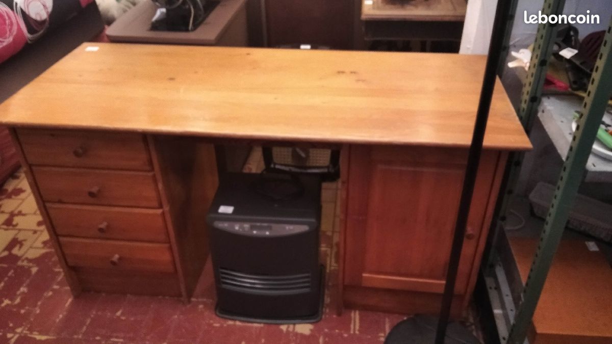 Bureau (image 1)