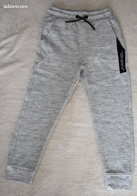 Jogging ans garçon Zara, quasi neuf Vêtements