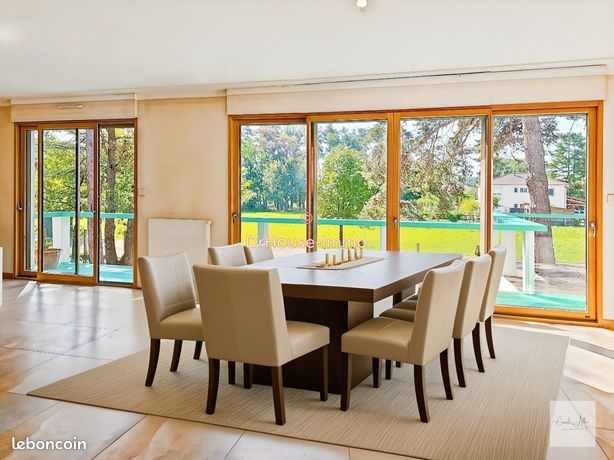 Maison 9 pièces 210 m²
