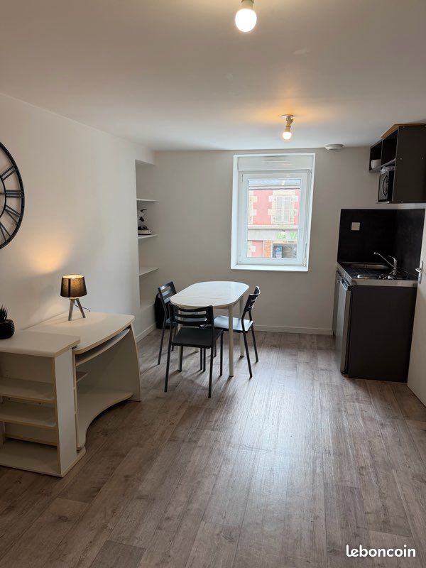 Appartement 1 pièce 15 m² · à Châteaulin · 15 m² · 330 €/mois