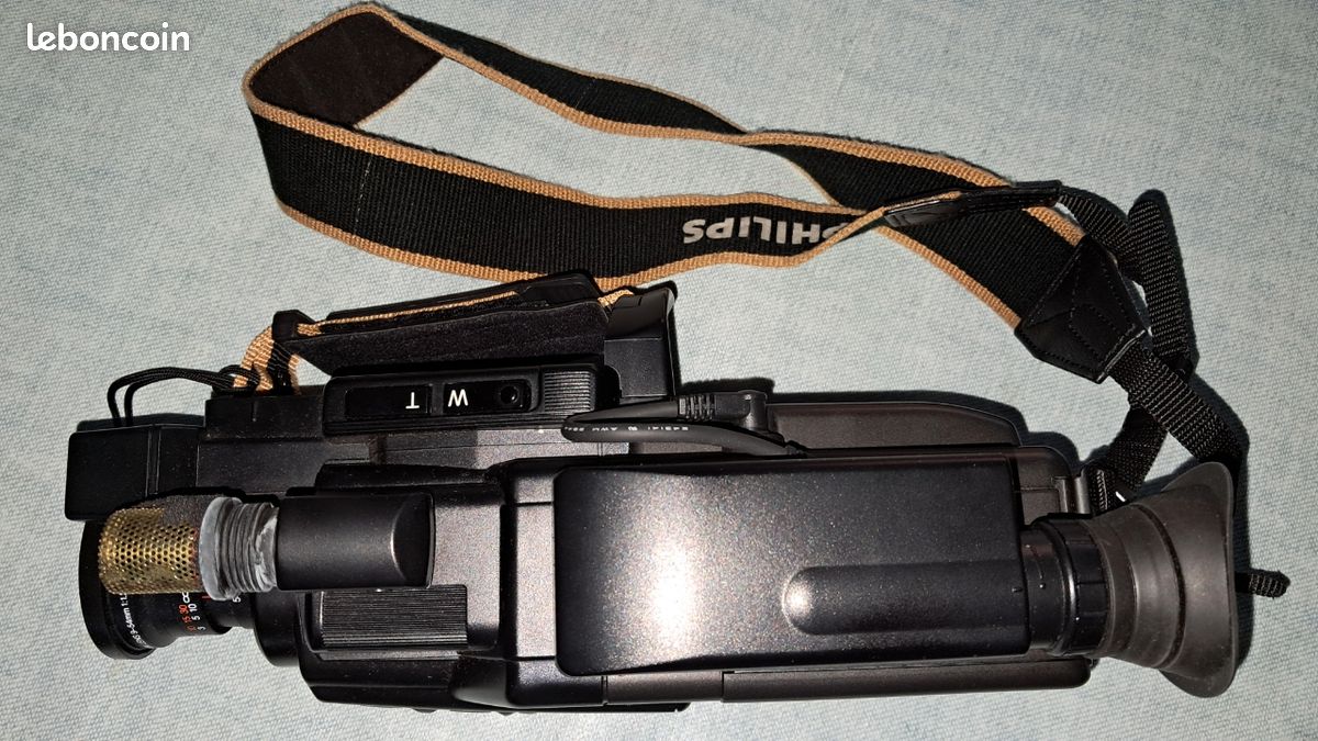 CAMESCOPE VHS C PHILIPS et ses accessoires EUR 10,00 - FR