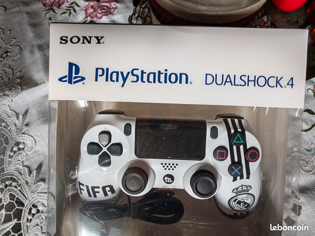 Manette PlayStation PS4 Dualshok 4 (image 1)