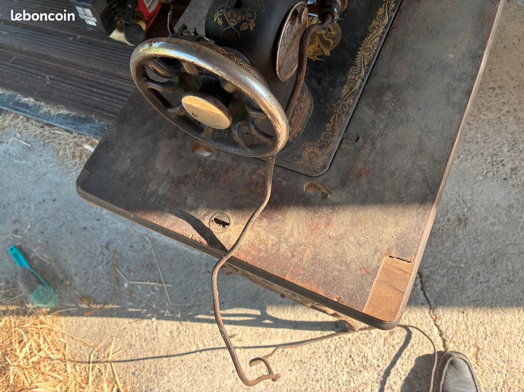 Ancienne machine a coudre SINGER (image 4)