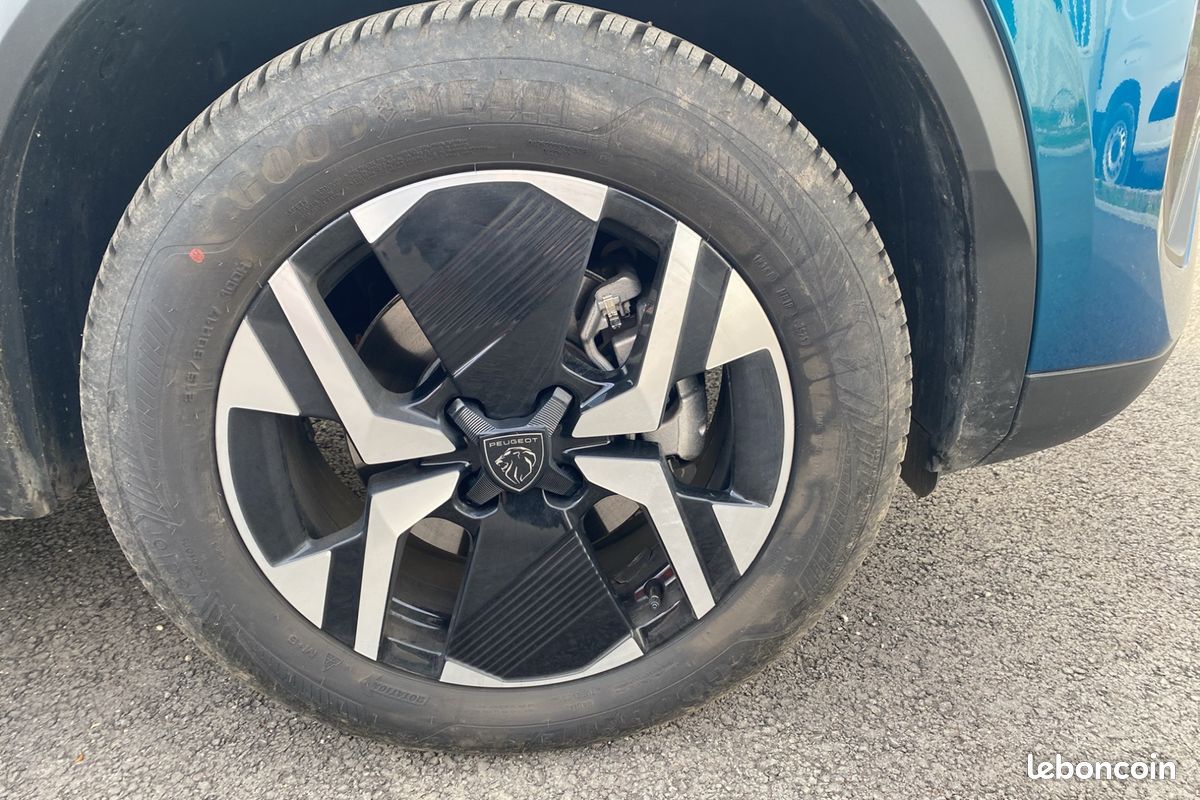 PEUGEOT 2008 Hybrid 145 e-DCS6 Business (image 14)