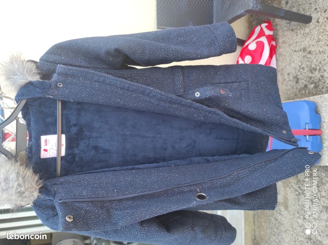 Blouson fille bleu marine à paillettes 10 ans (image 2)