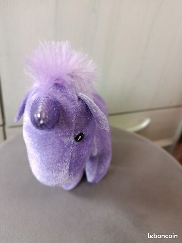 Petite licorne violette (image 3)