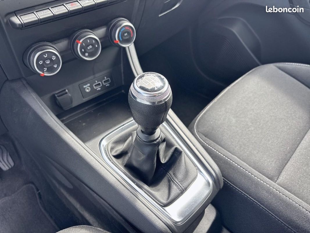 RENAULT CAPTUR 1.5 Blue dCi 115 Business (image 27)