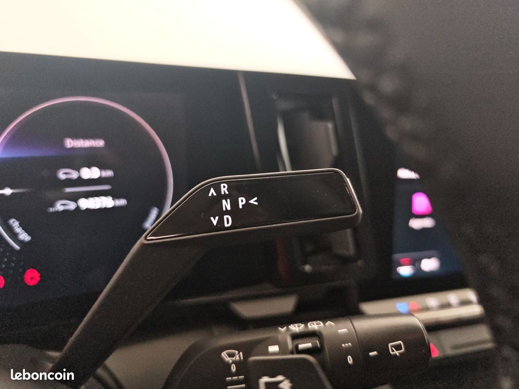 RENAULT Megane E-Tech EV60 220 ch super charge Equilibre (image 18)