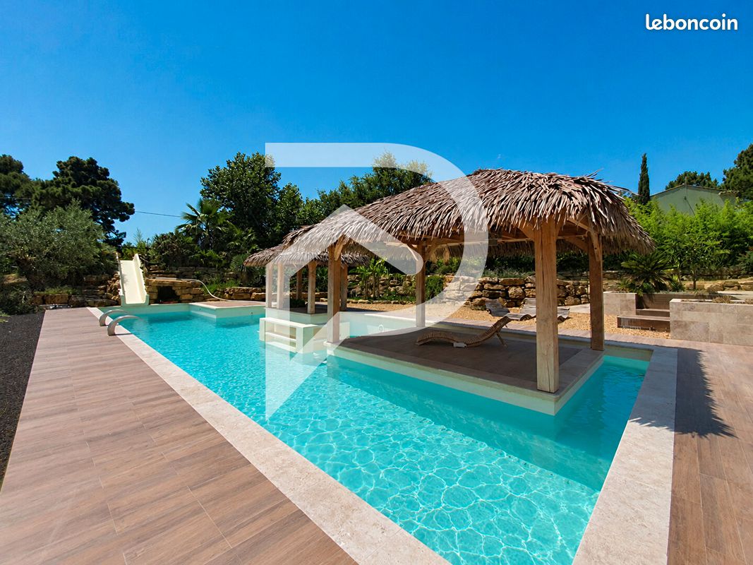Maison 7 pièces 240 m² · à Uchaux · 240 m² · 1 250 000 €