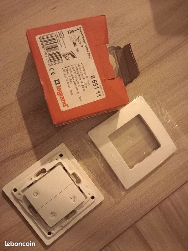 Legrand NILOE 665111 - Interrupteur émetteur Récepteur Radio Volet roulant (image 1)