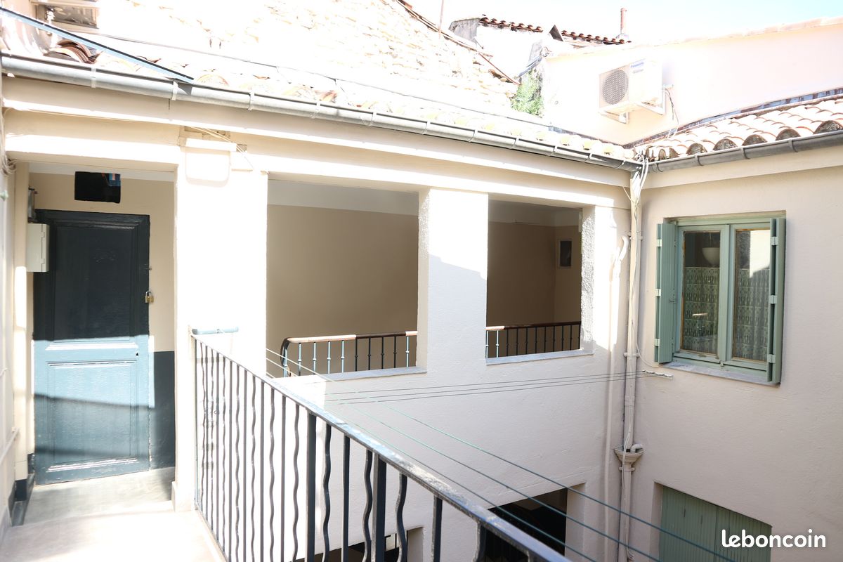 Immeuble 15 pièces 640 m² · à Nîmes · 640 m² · 1 263 000 €