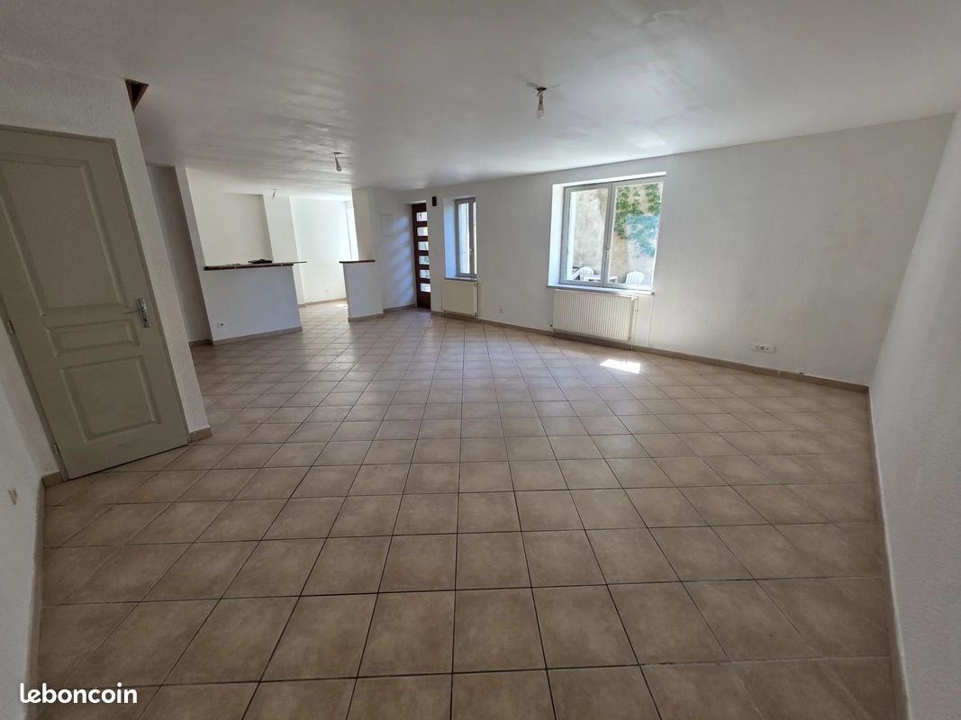 Appartement 4 pièces 110 m² · à Thoissey · 110 m² · 800 €/mois