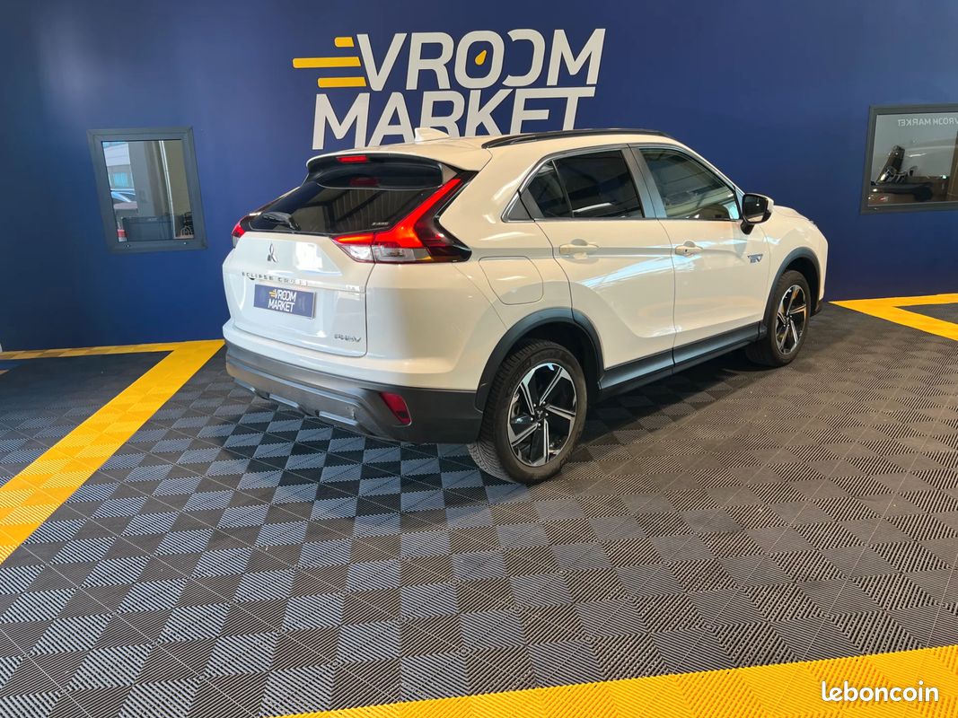 MITSUBISHI ECLIPSE CROSS PHEV 188 INSTYLE 4WD – 2021 – AUTO – 102 000 km – CARPLAY – SIEGES CHAUFFANTS – SUIVI COMPLET (image 4)