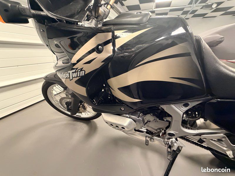 Africa twin XRV 750 / 16600 kms certifiés (image 2)