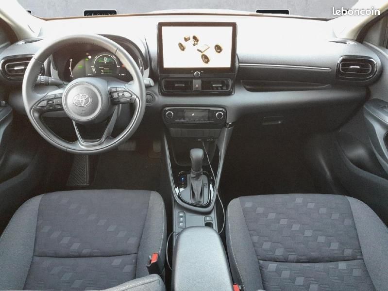 Toyota Yaris 116h Design 5p MY25 (image 10)