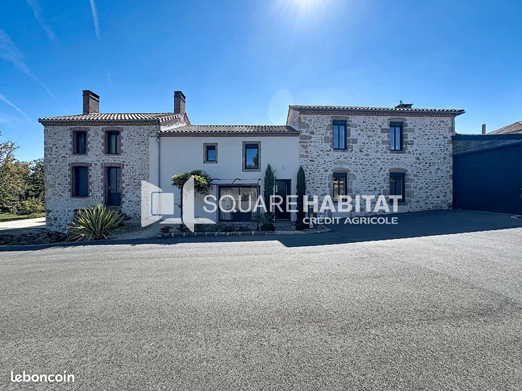 Maison 11 pièces 260 m² · à Bressuire · 260 m² · 363 975 €