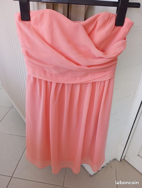 Robe de cérémonie (image 1)