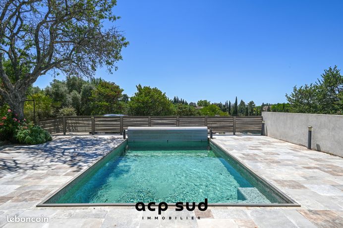Villa 5 pièces 220 m²