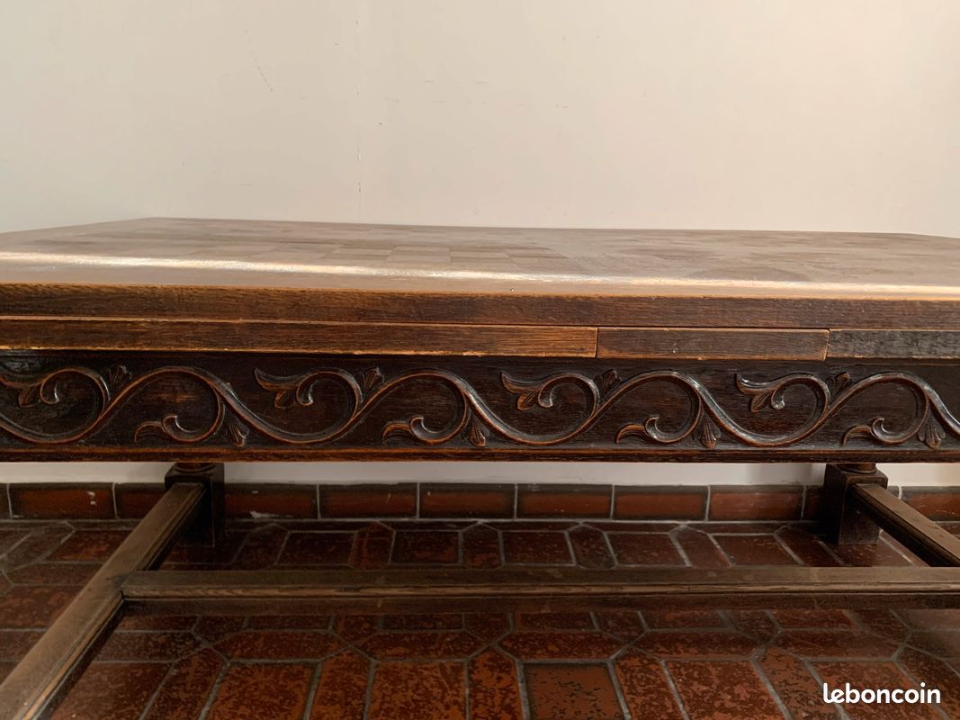 Table, sculptée (image 4)
