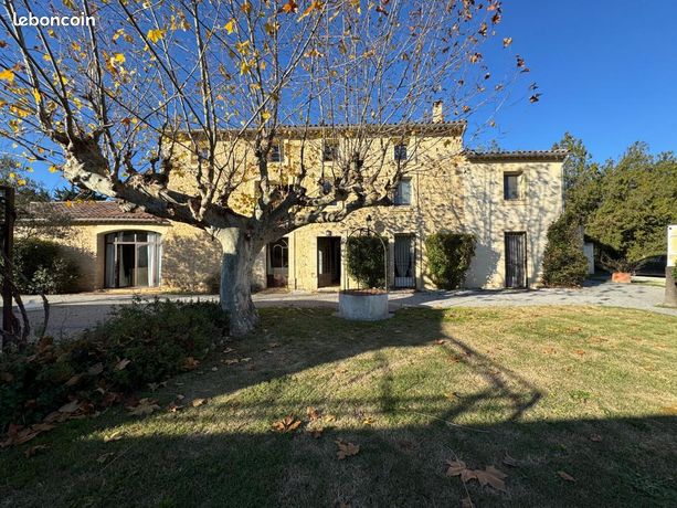 Mas 7 pièces 373 m²