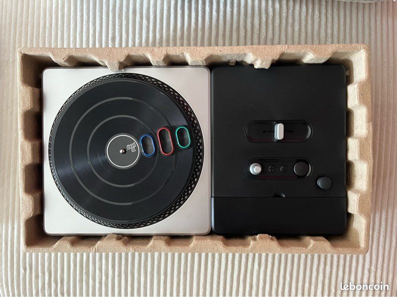 Dj hero 2 (image 2)