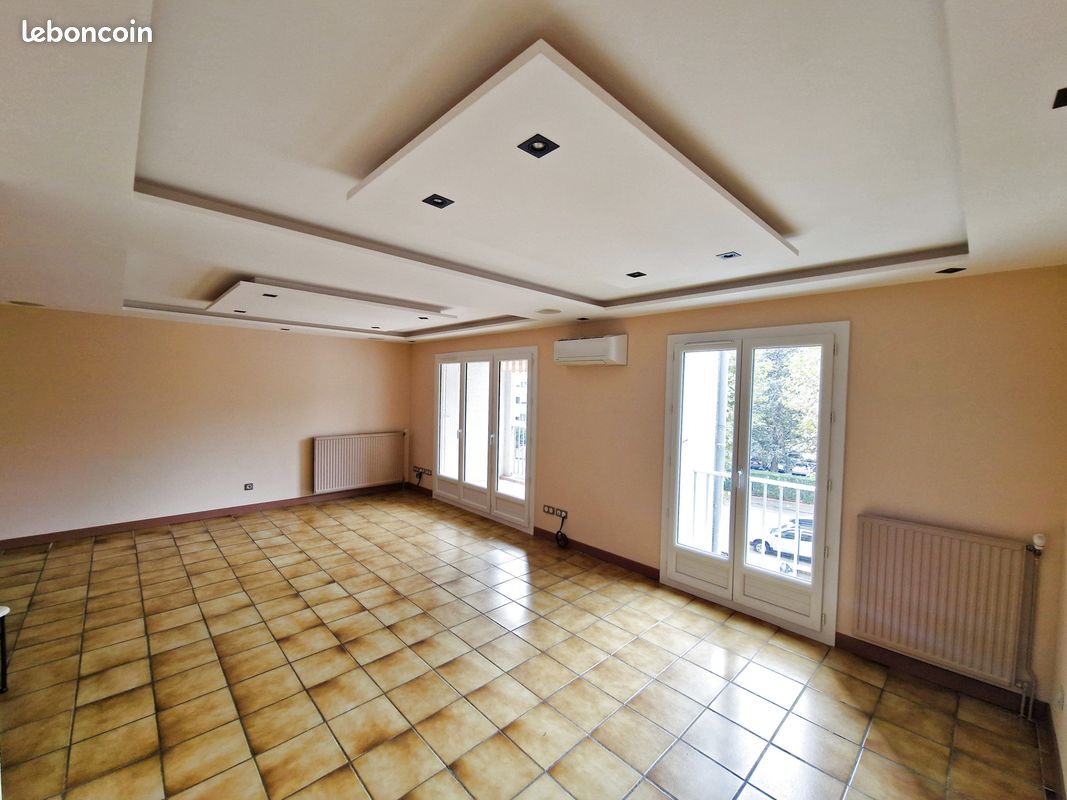 Appartement 5 pièces 97 m² · à Valence · 97 m² · 200 000 €