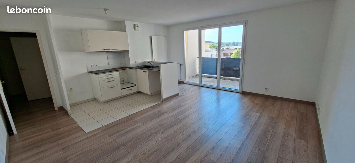 Appartement 2 pièces 49 m² · à Corbeil-Essonnes · 49 m² · 818 €