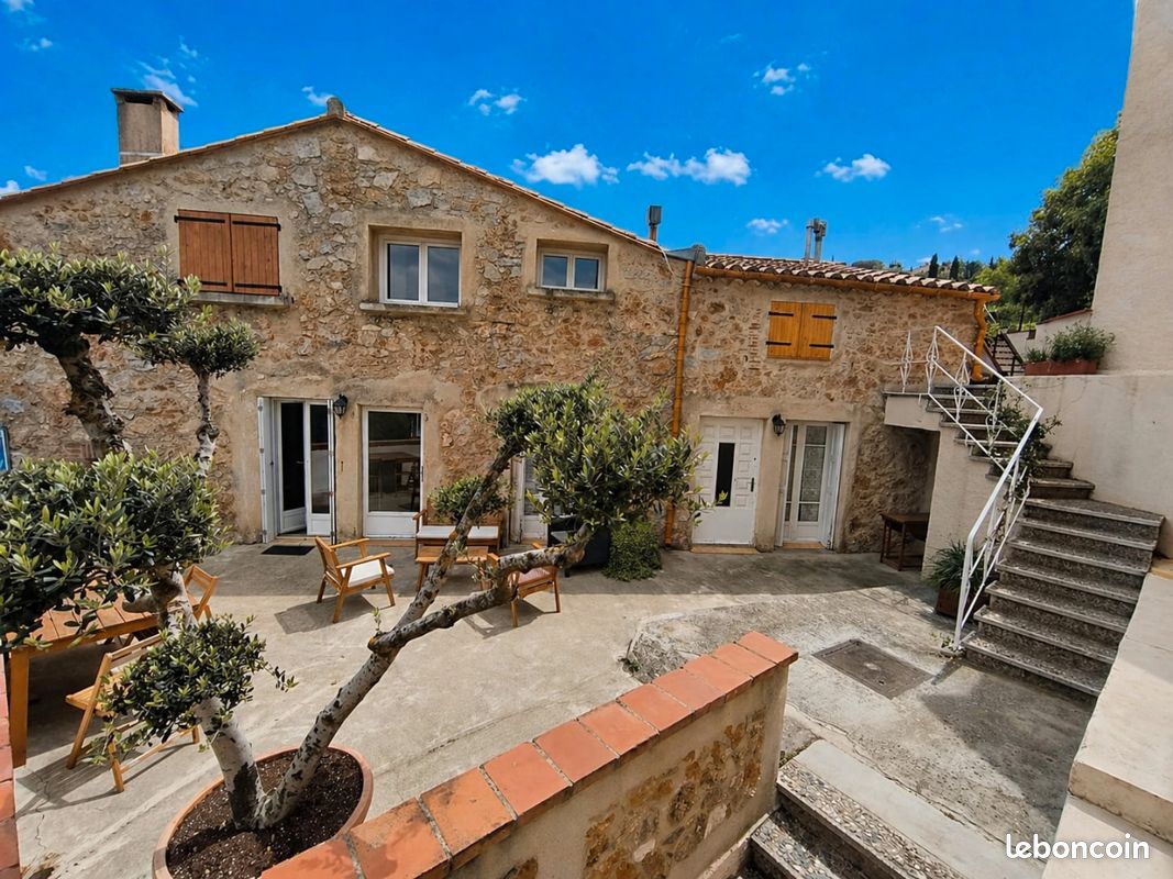 Maison 8 pièces 223 m² · à Llauro · 223 m² · 375 000 €
