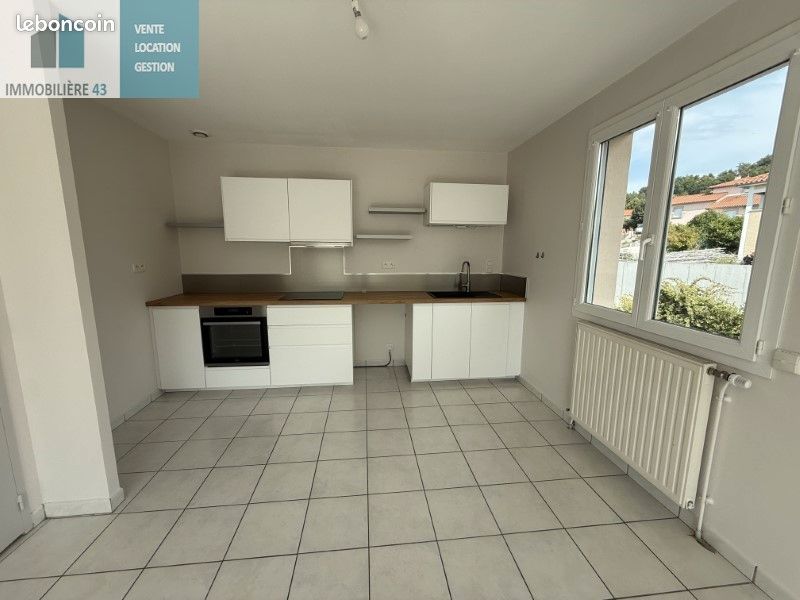Appartement 4 pièces 99 m² · à Le Puy-en-Velay · 99 m² · 875 €
