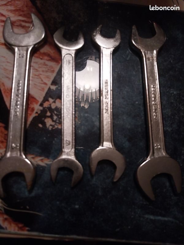 Cles plate (image 1)