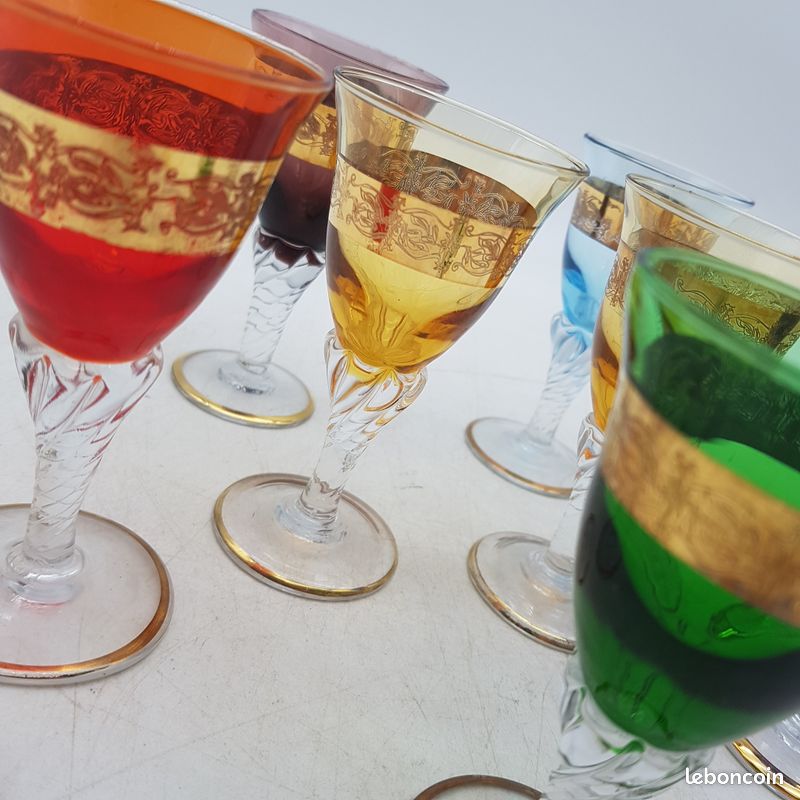Lot De 2 Verres Anciens Cordial/Shot – Tiges Colorées Bleu Et Cranberry