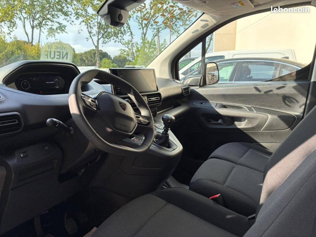 Peugeot Partner Fourgon M HDI 100cv 3Places (image 8)