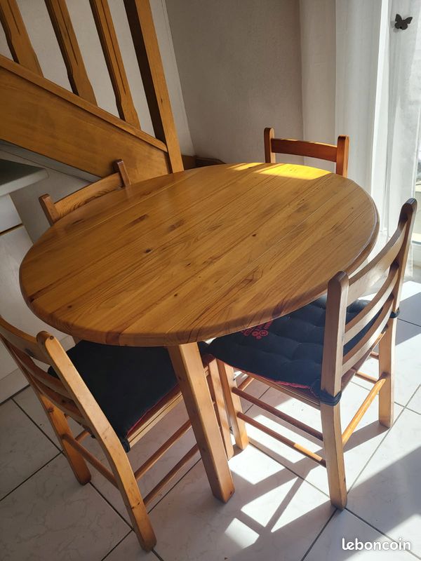 Ensemble table et chaises (image 1)