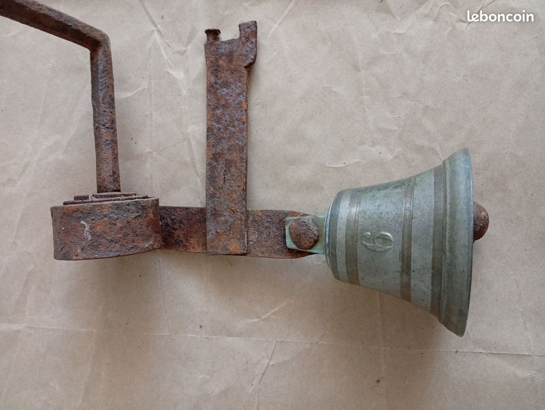 Ancienne cloche EST Blanchet de porte portail en métal et bronze de 36,5 cm