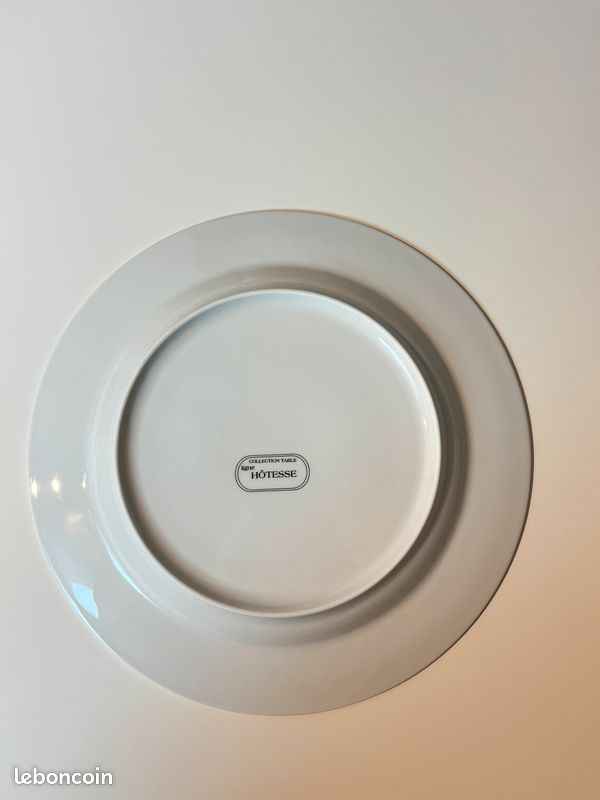 Service de table complet 24 pièces en porcelaine décor bleu (image 6)