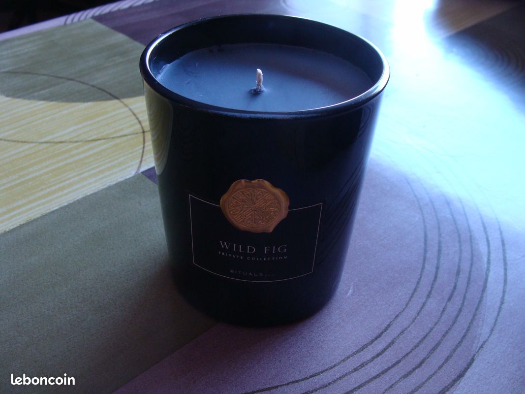 Bougie Rituals Wild Fig dans un beau pot noir stylé (image 1)
