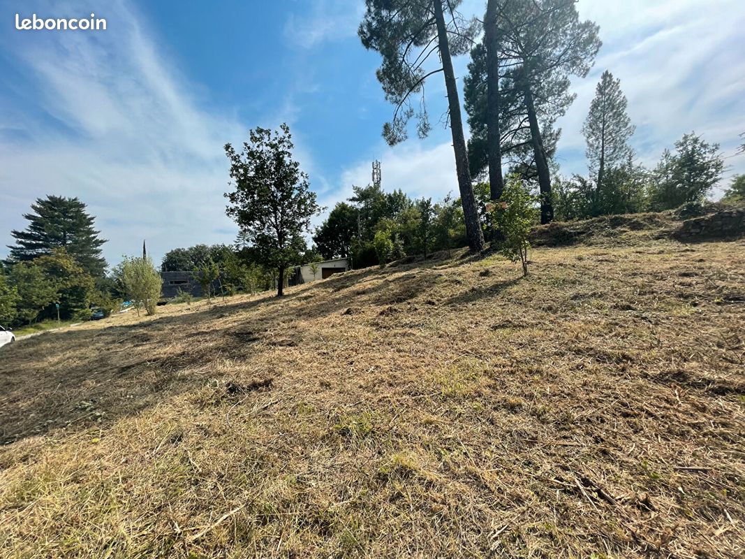 Terrain 1029 m² · à Aubenas · 1 029 m² · 95 000 €