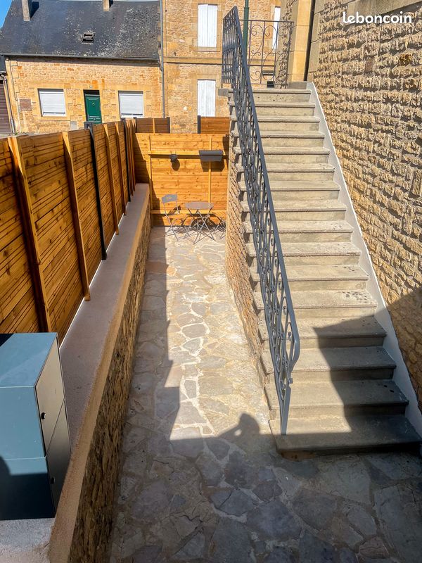 Location Maison Rénovée 110m2 - SARLAT Centre - Sarlat-la-Canéda 24200 (image 2)