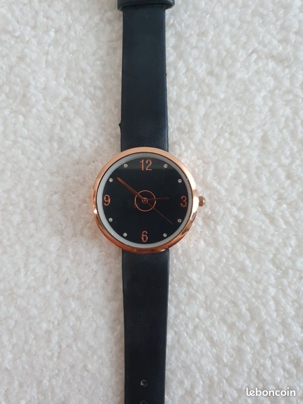 Montre Femme Quartz Boîtier Doré Rosé & Bracelet Noir Simili Cuir - Neuf Sans étiquette, Style Habillé