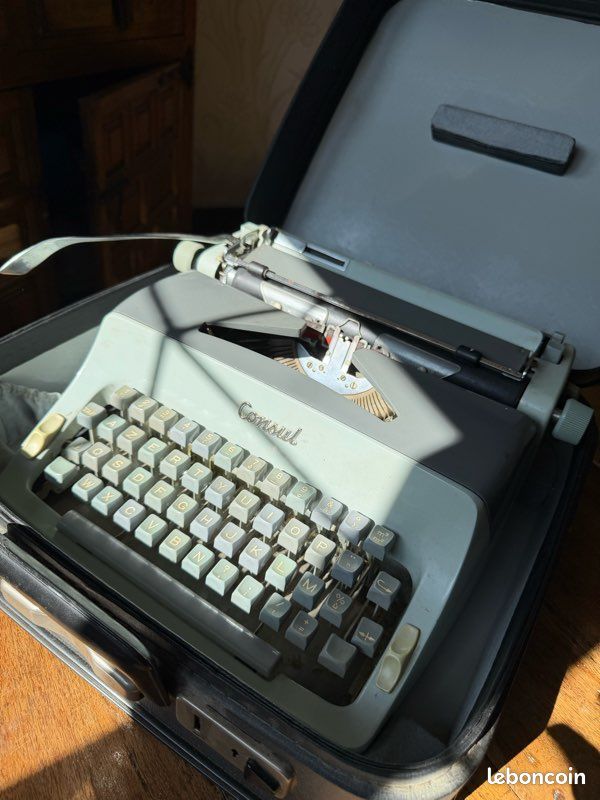 Machine à écrire vintage CONSUL avec valise d’origine – AZERTY (image 3)