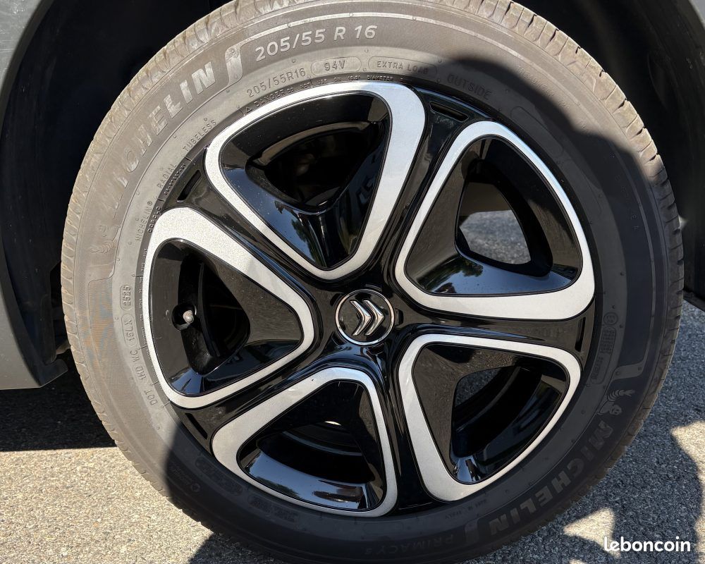 CITROEN C3 - Finition LIVE - 83 ch - DISTRIBUTION NEUVE - Entretient complet - Garantie 6 mois (image 22)