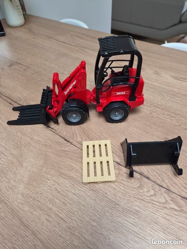 Chargegeuse Chargeuse articulée avec accessoires Bruder comme neuve - Jeux & Jouets