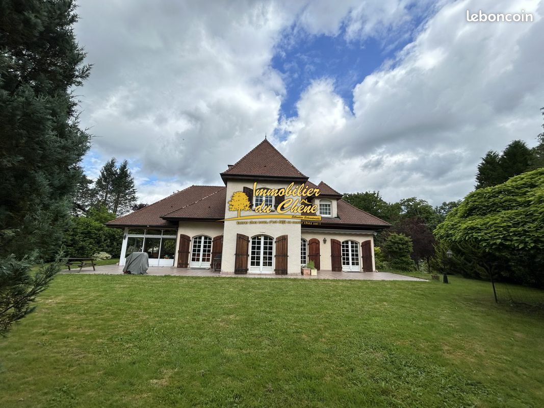 Maison 8 pièces 257 m² · à Roye · 257 m² · 435 750 €