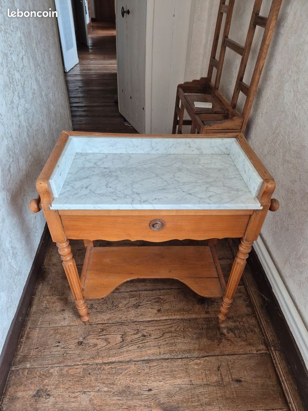 Commode (image 1)