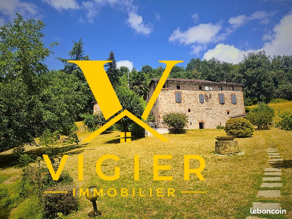 Maison 10 pièces 288 m² · à Figeac · 288 m² · 412 700 €