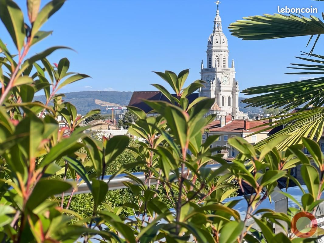 Maison 5 pièces 200 m² · à Bourg-en-Bresse · 200 m² · 595 000 €