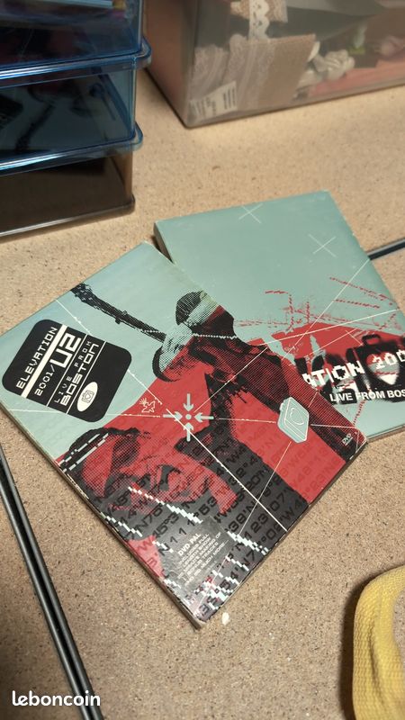 DVD U2 Elevation (image 1)
