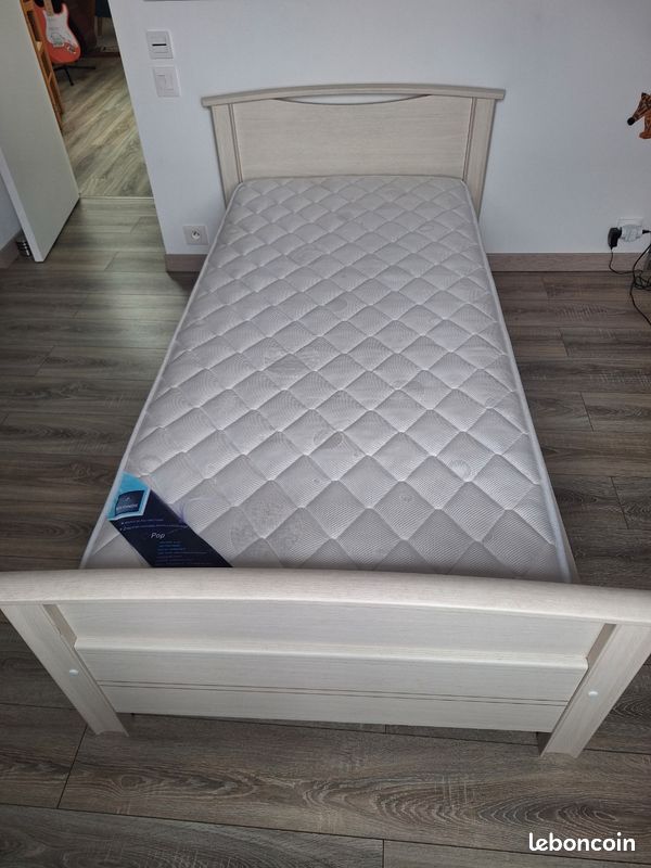 Lit 1 personne avec table de chevet (image 2)